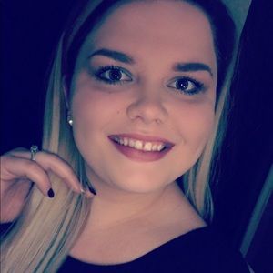 Meet your Posher, Caitlyn